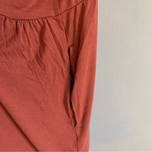 Old Navy Dress Above Knee Mini Rust Red Sleeveless Scoop Neck Smocked
Size XL - Picture 3 of 6